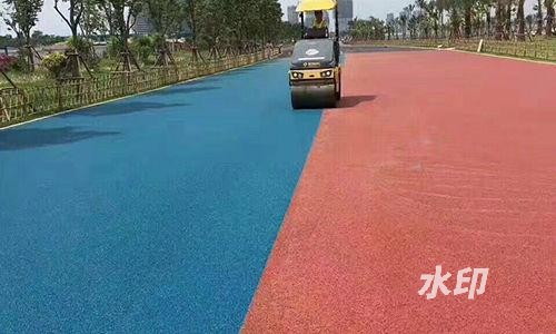 瀝青路面和水泥路面相比哪個(gè)好？