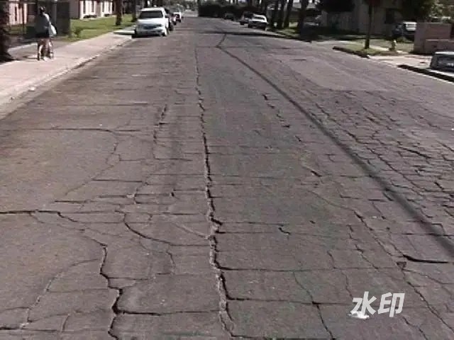 瀝青路面老化的原因有哪些？