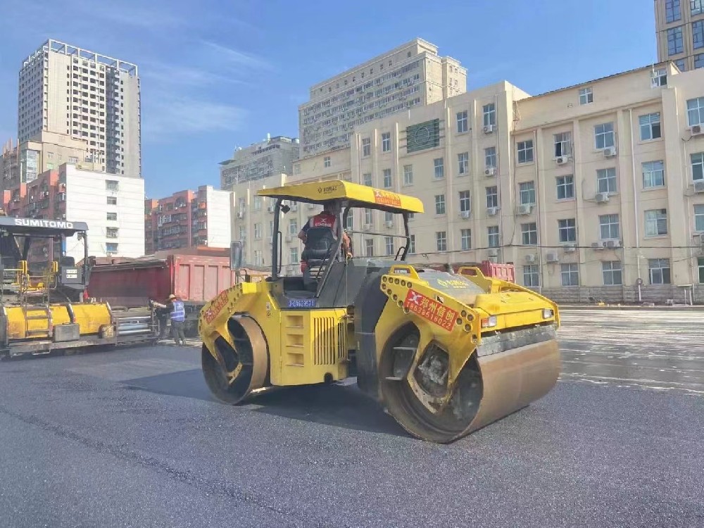 鄭州瀝青路面接縫、修邊