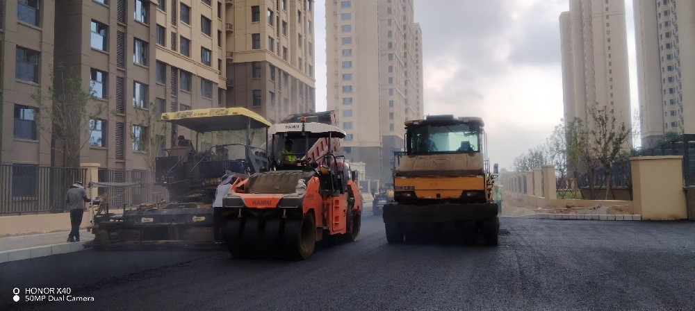 鄭州瀝青路面施工廠家，為你的道路夢(mèng)想助力！