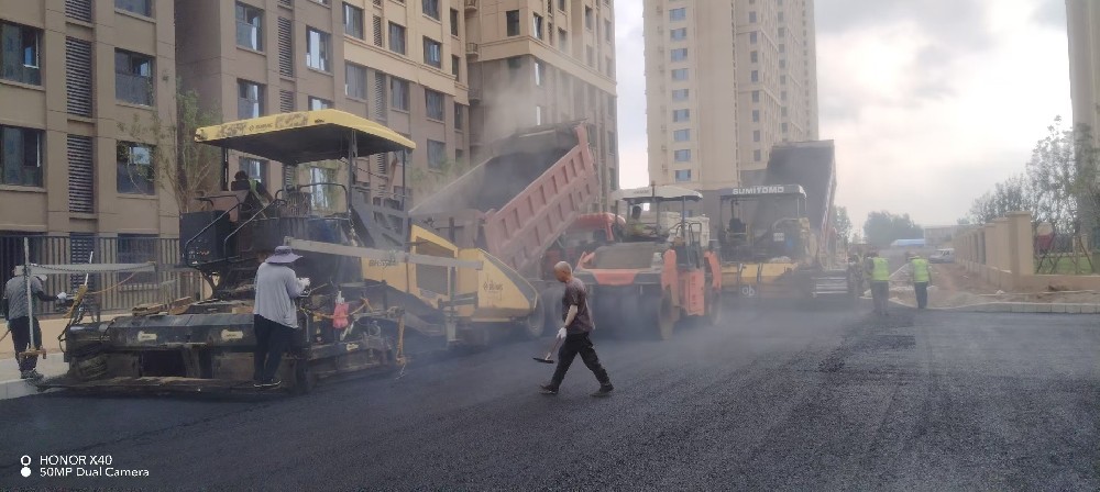 鄭州瀝青路面施工：守護(hù)校園，為學(xué)子鋪就安全之路
