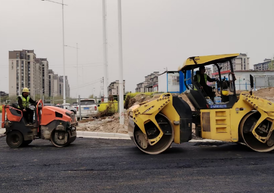 鄭州瀝青路面施工勁旅團隊，鑄就城市道路輝煌