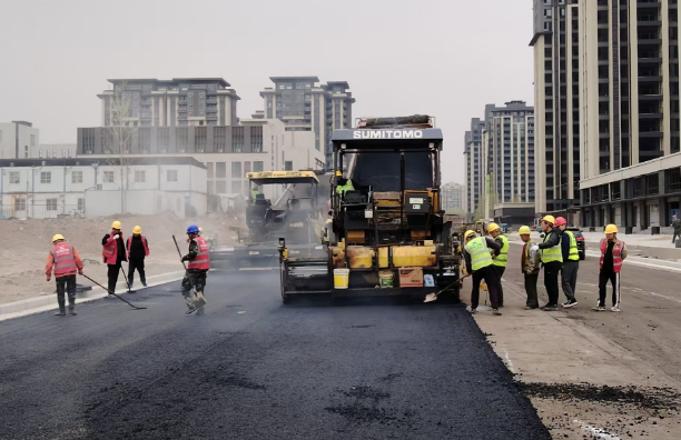 鄭州瀝青路面施工專家之師，開啟城市交通新時代